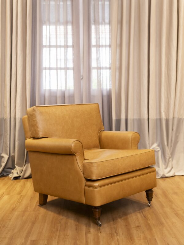 Poltrona Club Chair Couro Envelhecido