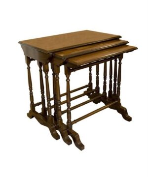 Mesa Lateral Ninho 3 Rádica